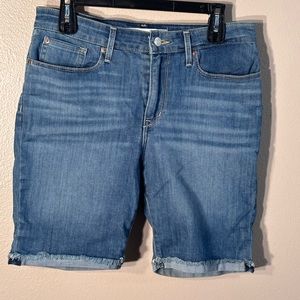 Signature by Levi Strauss Women's Mid-Rise Bermuda Shorts. Size 14